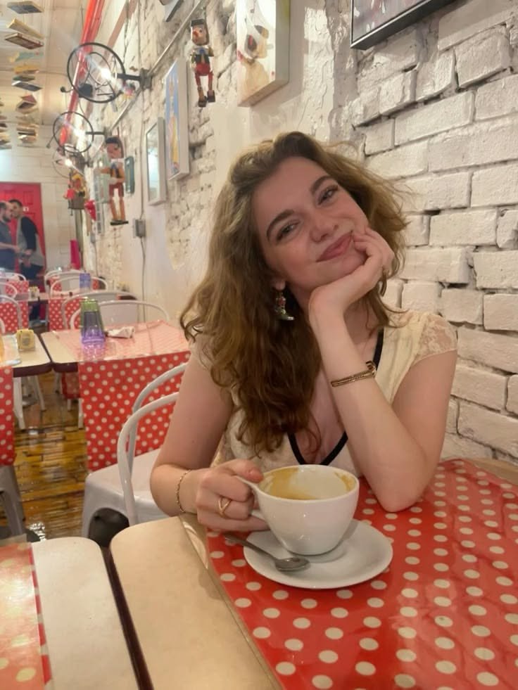 Beautiful Cafe Decor Design Ideas 5