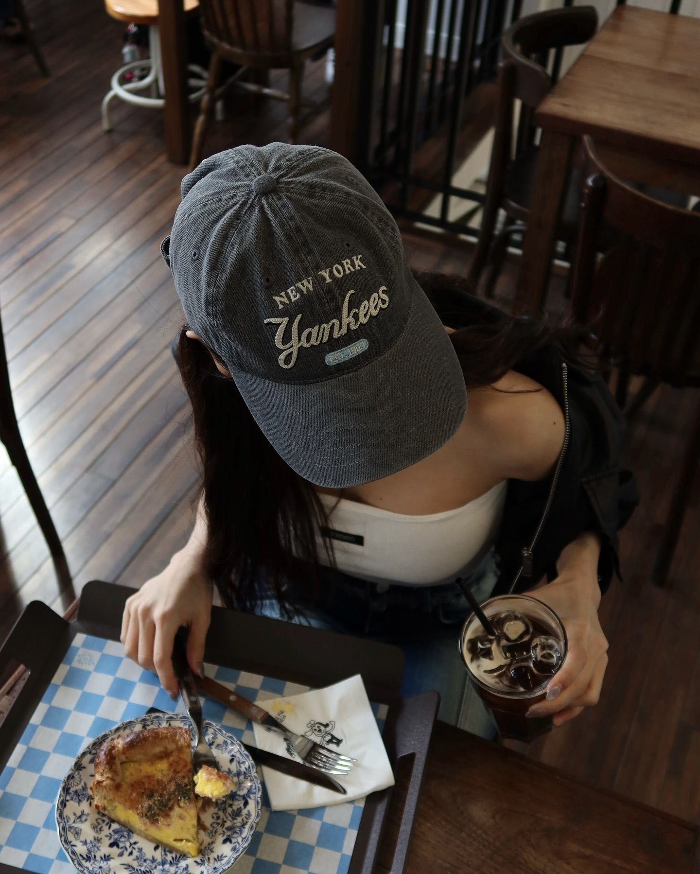 Aesthetic Coffee Shop Decor Inspiration 6