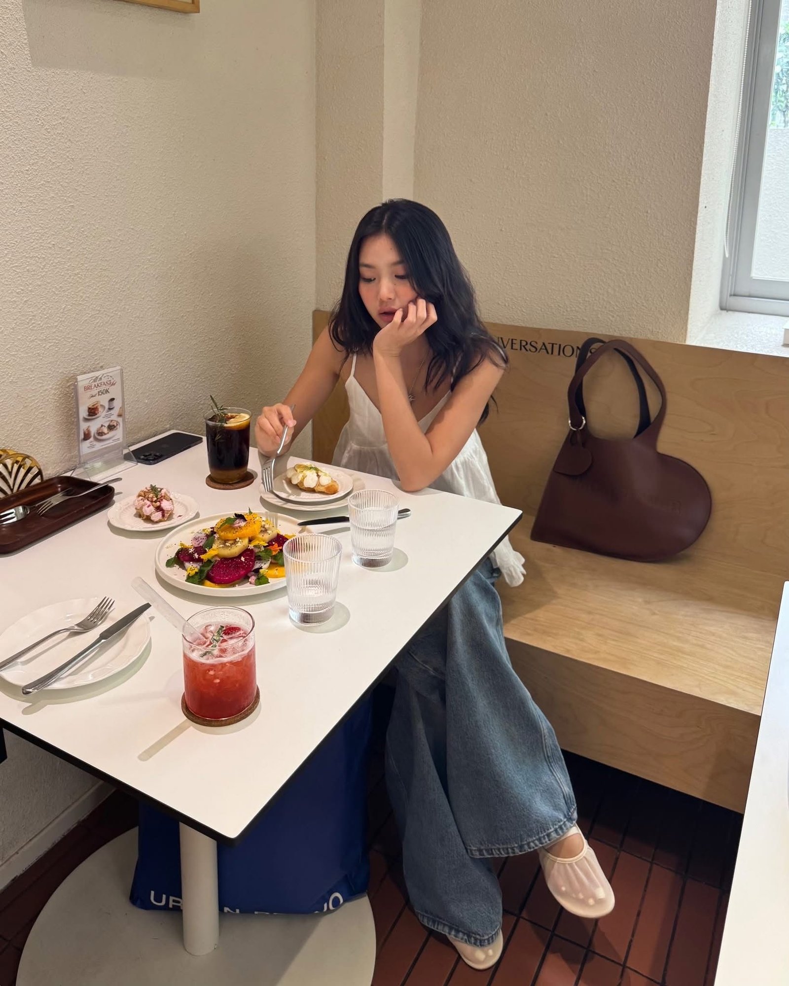 Beautiful Cafe Ambiance Design 6