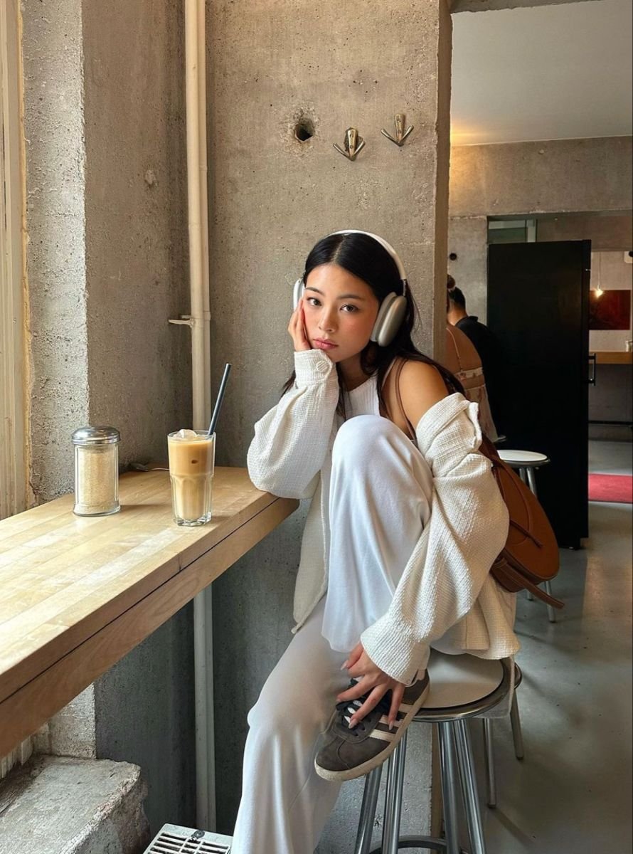 Cozy Coffee Shop Aesthetic Inspiration 6