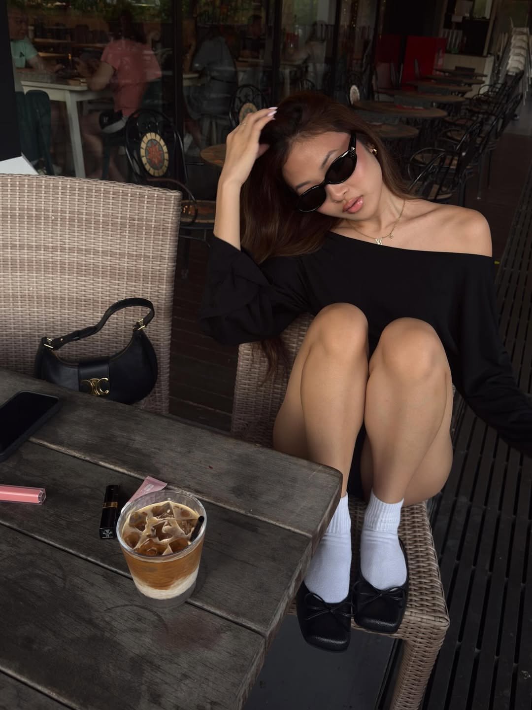 Warm Coffee Shop Interior Inspiration 6