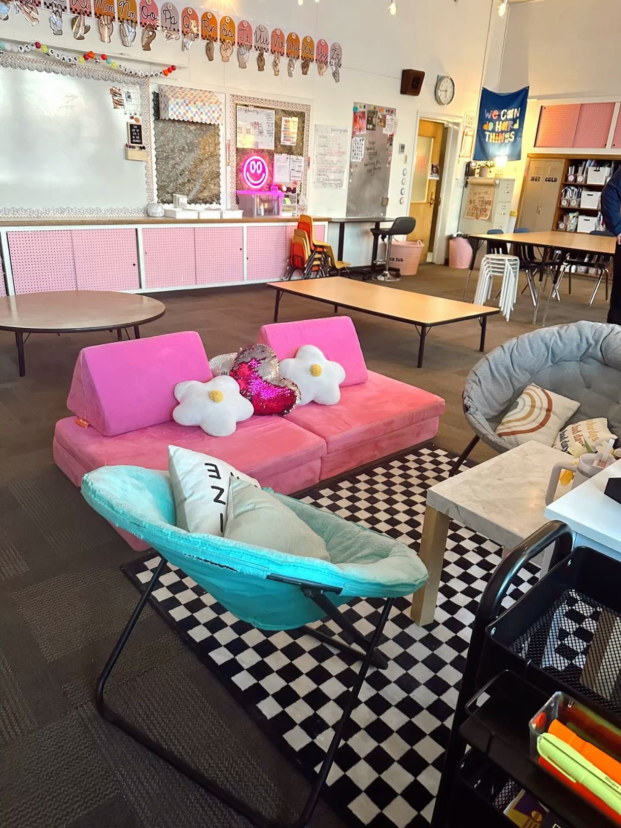 Modern Classroom Decor Ideas 4