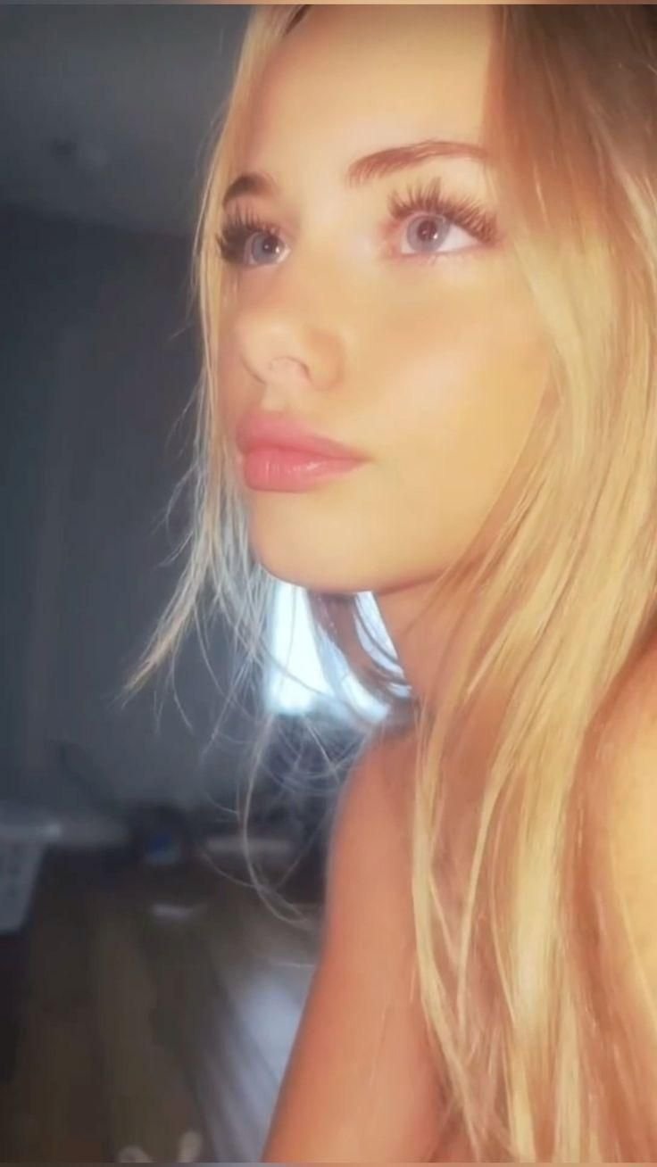Gorgeous Blonde Girl Style 3