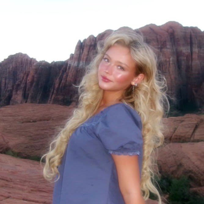Stunning Blonde Hair Style Inspiration 4