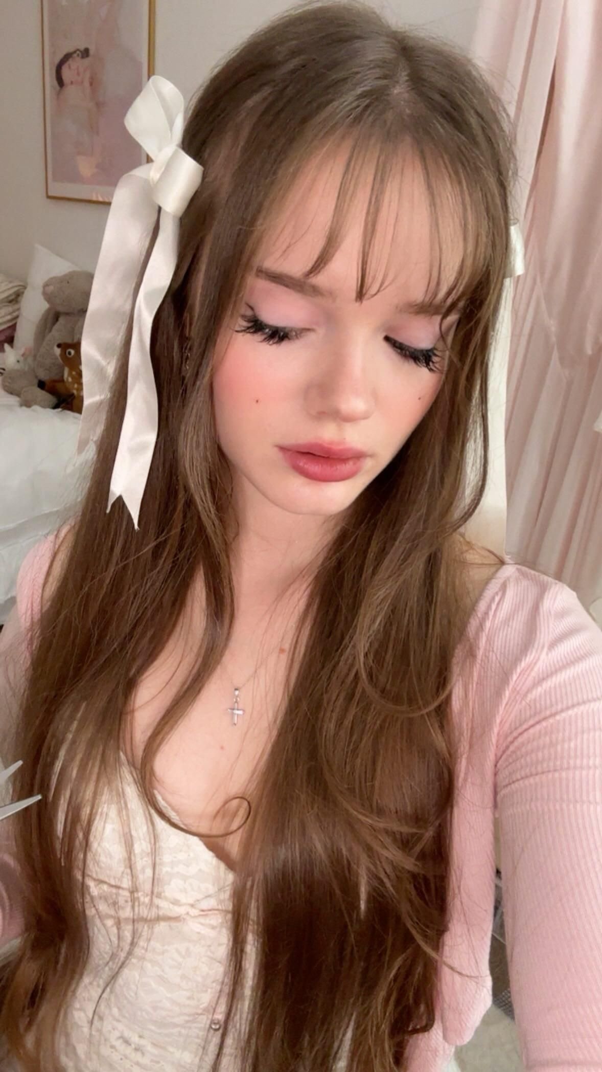 Feminine Coquette Girl Look 2