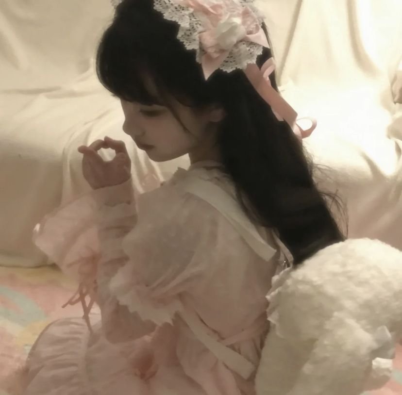 Coquette Girl Aesthetic Image 3