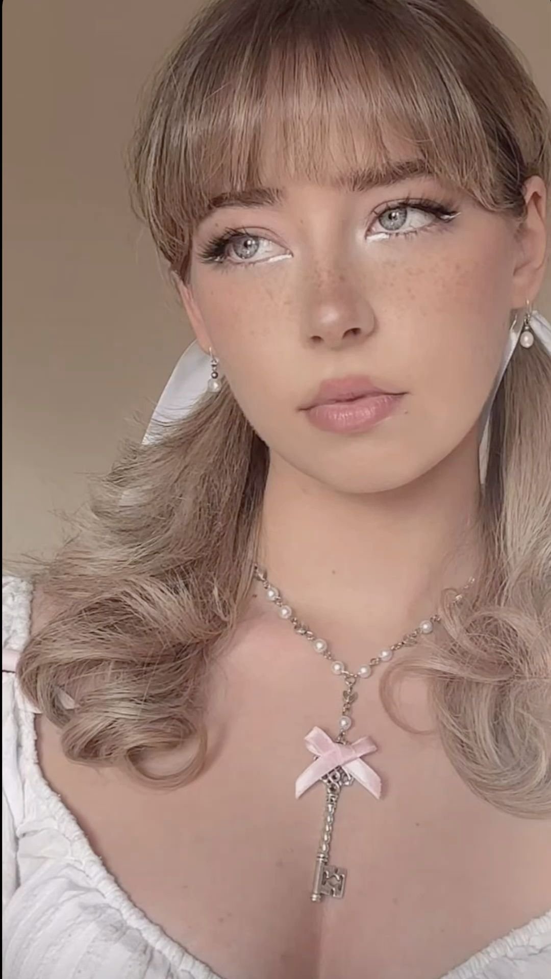 Vintage Feminine Coquette Look 3