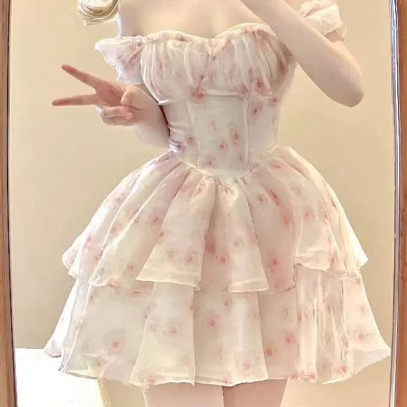 Vintage Feminine Coquette Look 3