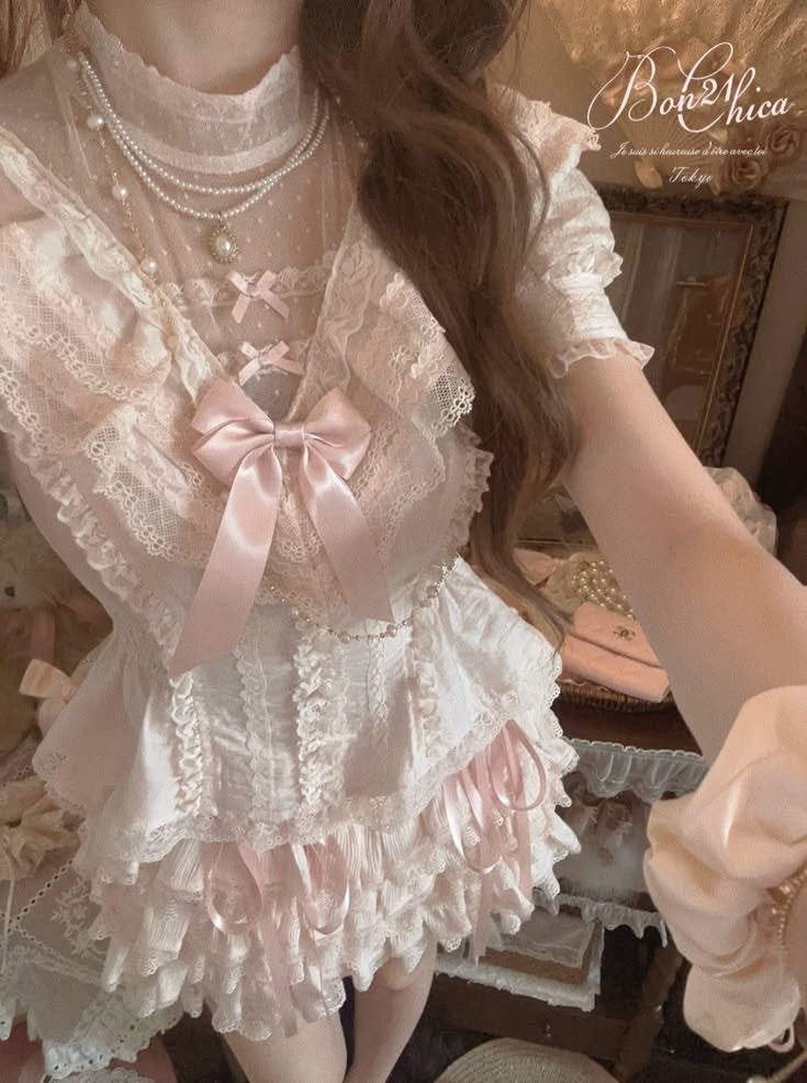 Soft Coquette Fashion Look 4
