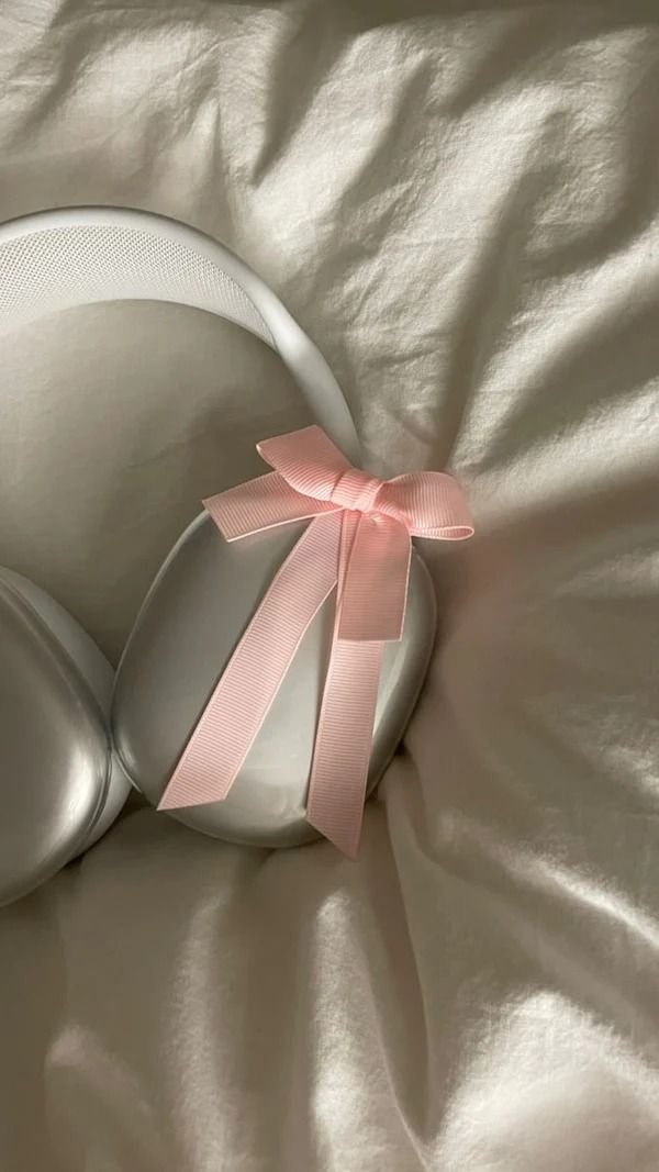 Coquette Girl Aesthetic Image 4