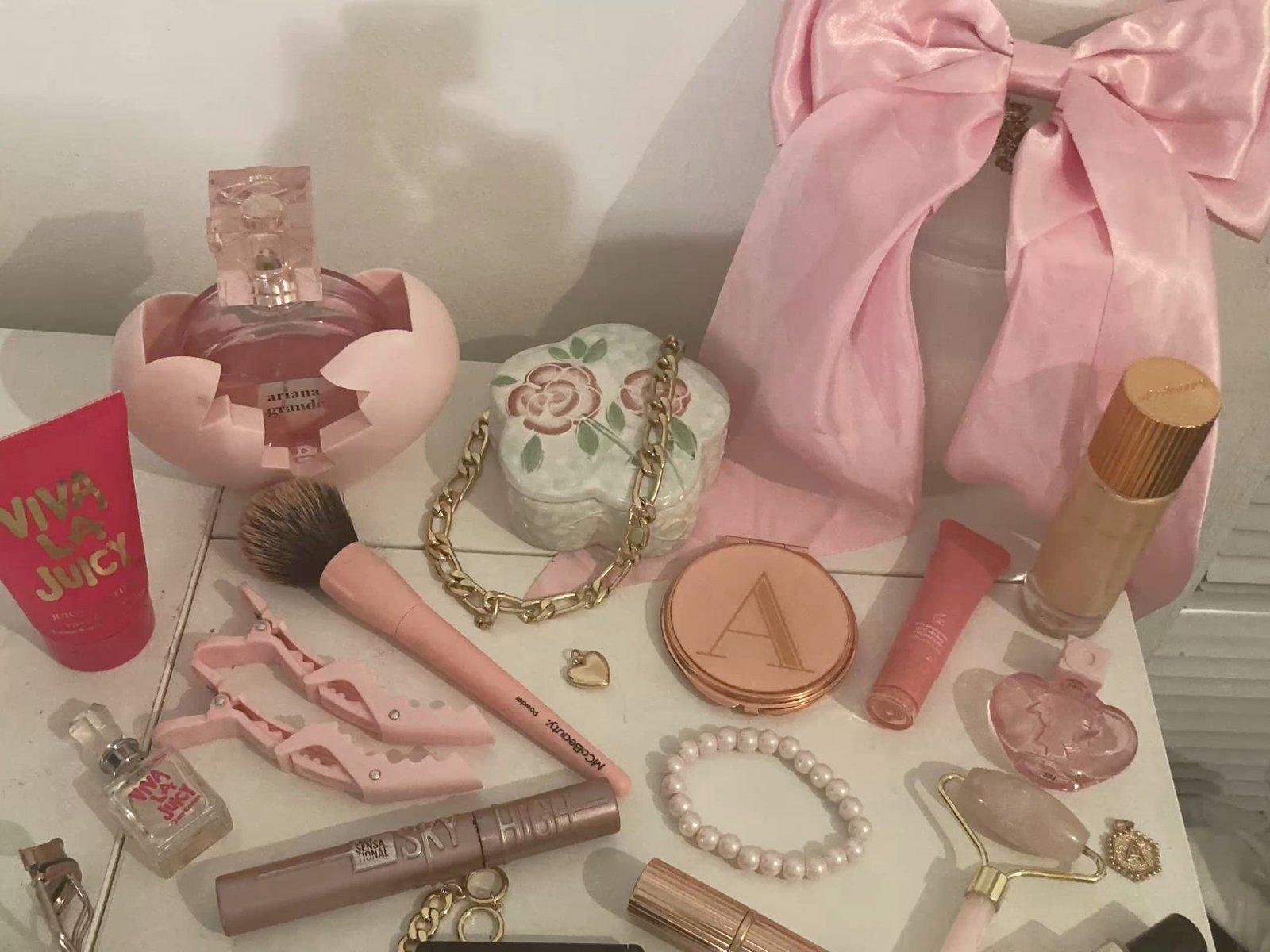 Vintage Feminine Coquette Look 4