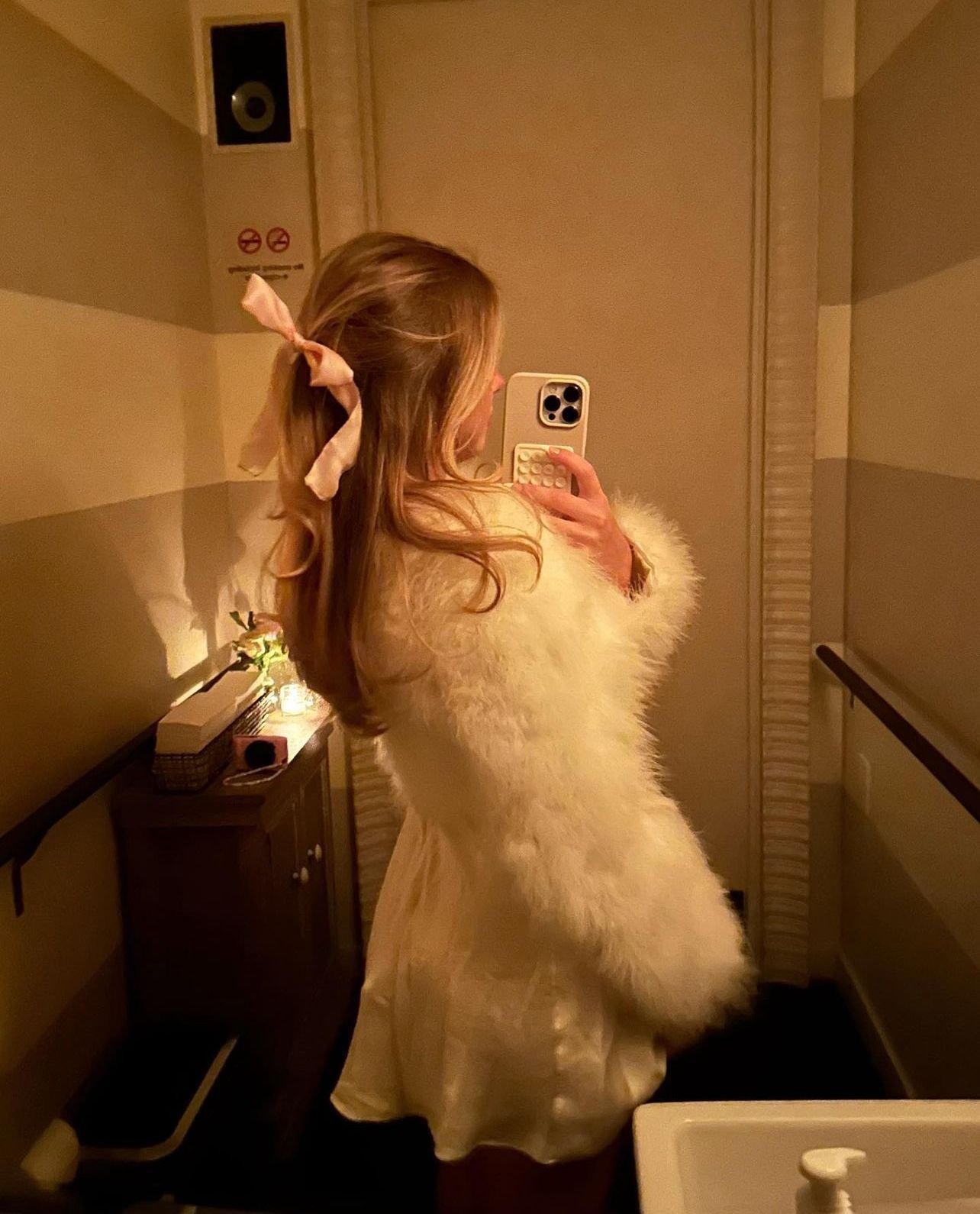 Vintage Feminine Coquette Look 4