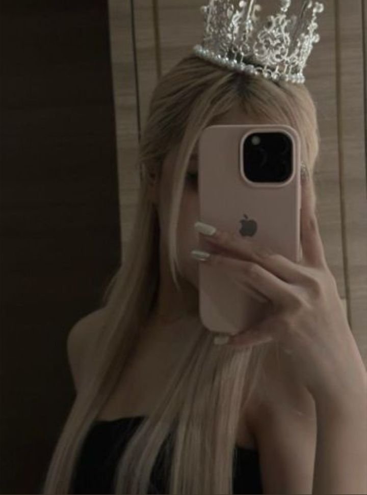 Coquette Girl Aesthetic Image