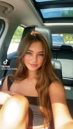 Gorgeous Girl Selfie Image 2