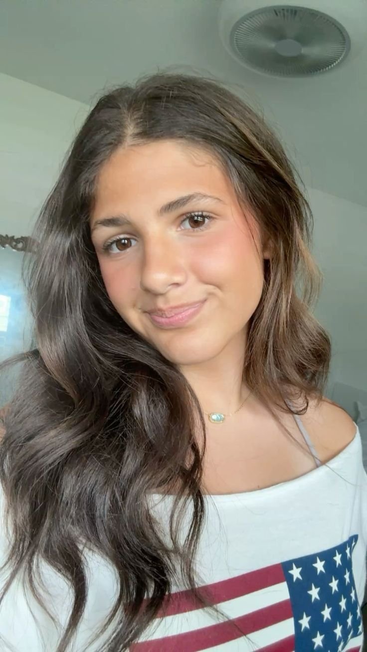 Modern Girl Selfie Style Design 2