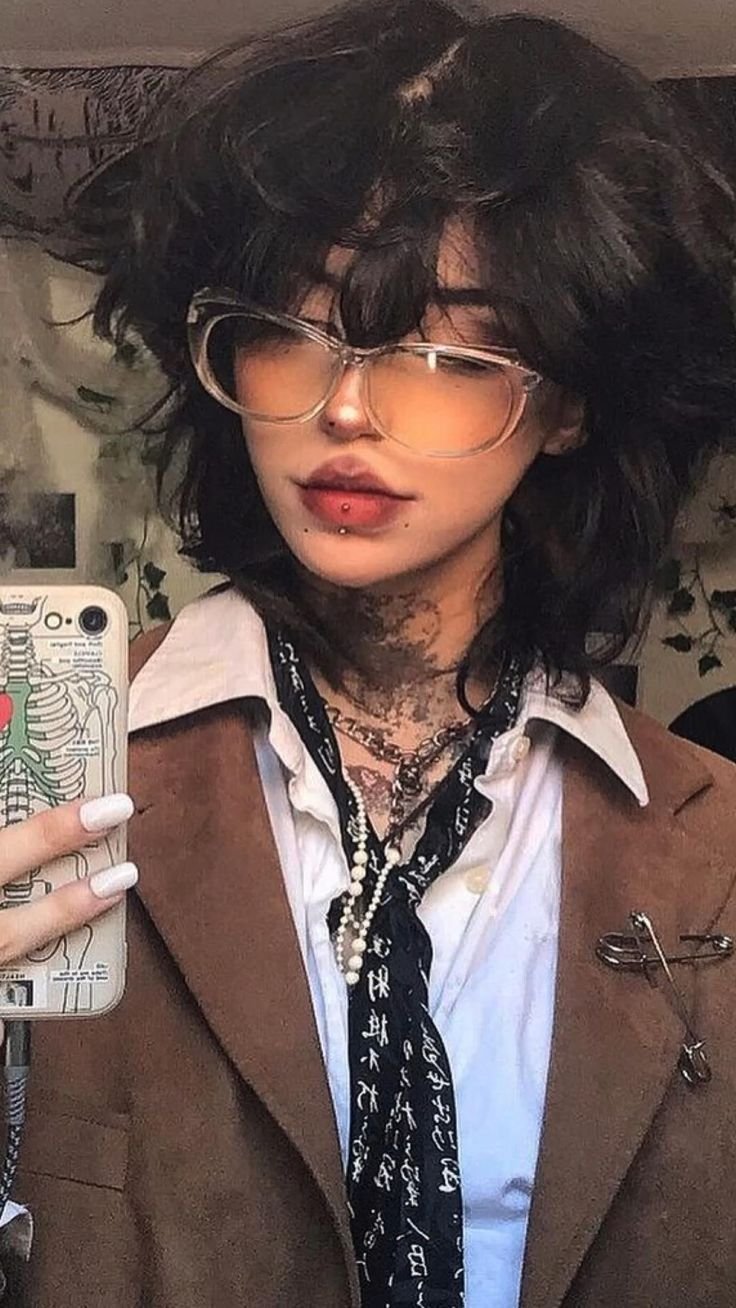Stunning Selfie Pose Inspiration 3
