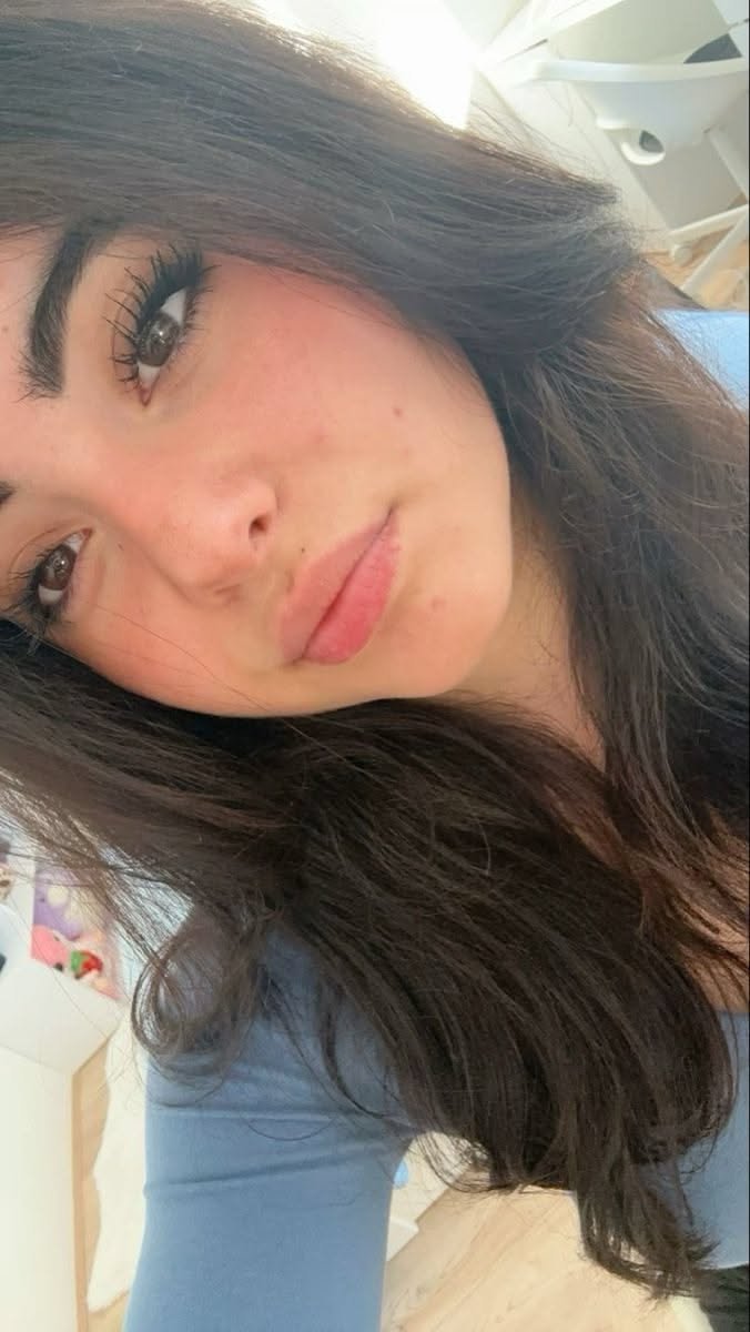 Stunning Selfie Pose Inspiration 3