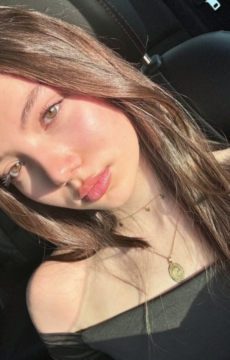 Stunning Selfie Pose Inspiration 3