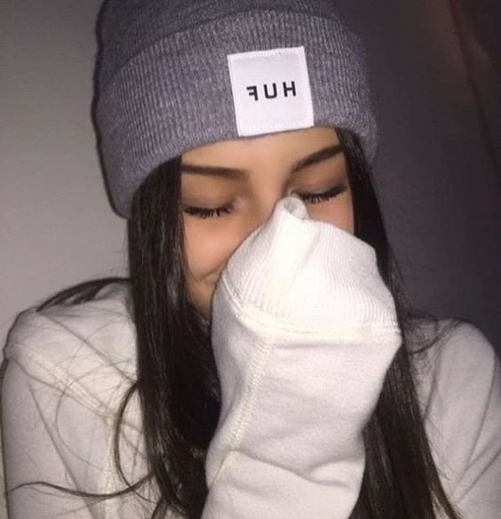 Beautiful Girl Selfie Pose 4