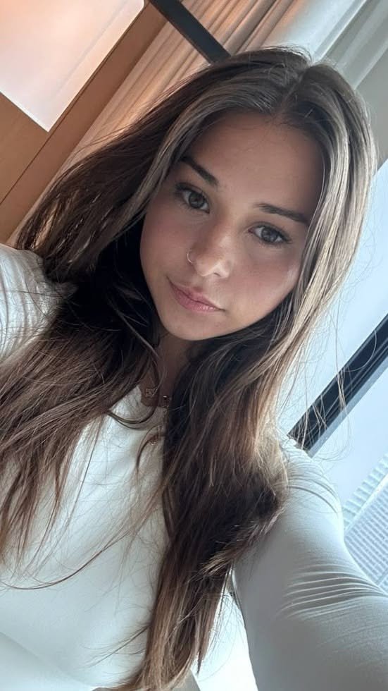 Stunning Selfie Style Portrait 6