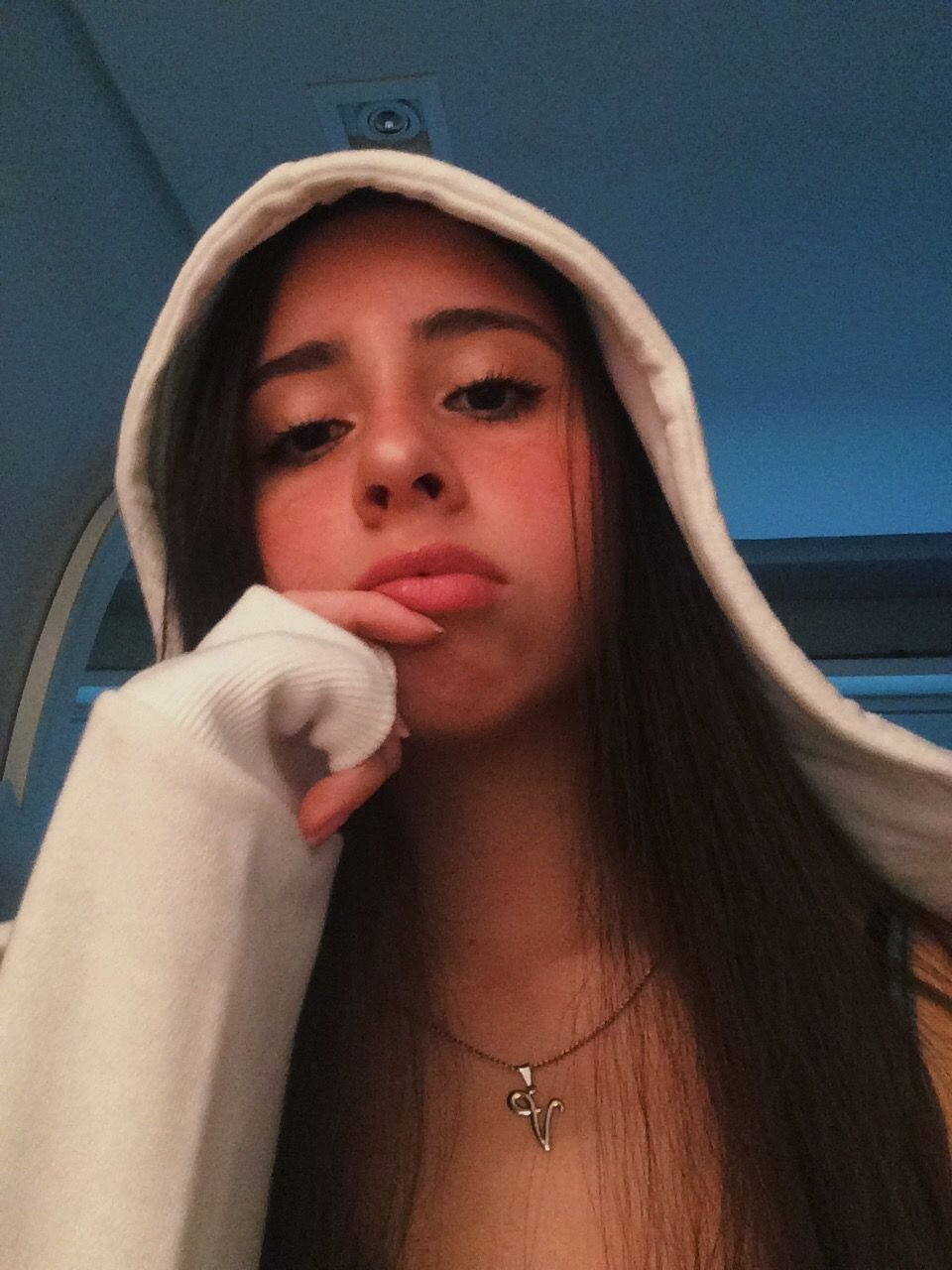 Gorgeous Girl Selfie Image 6