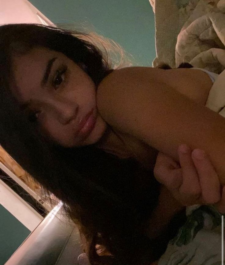 Dazzling Selfie Pose | Girls
