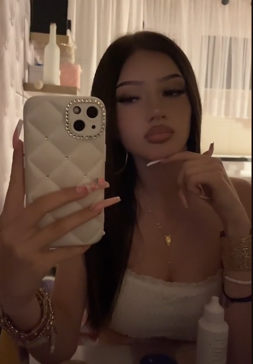 Stunning Girl Face Image