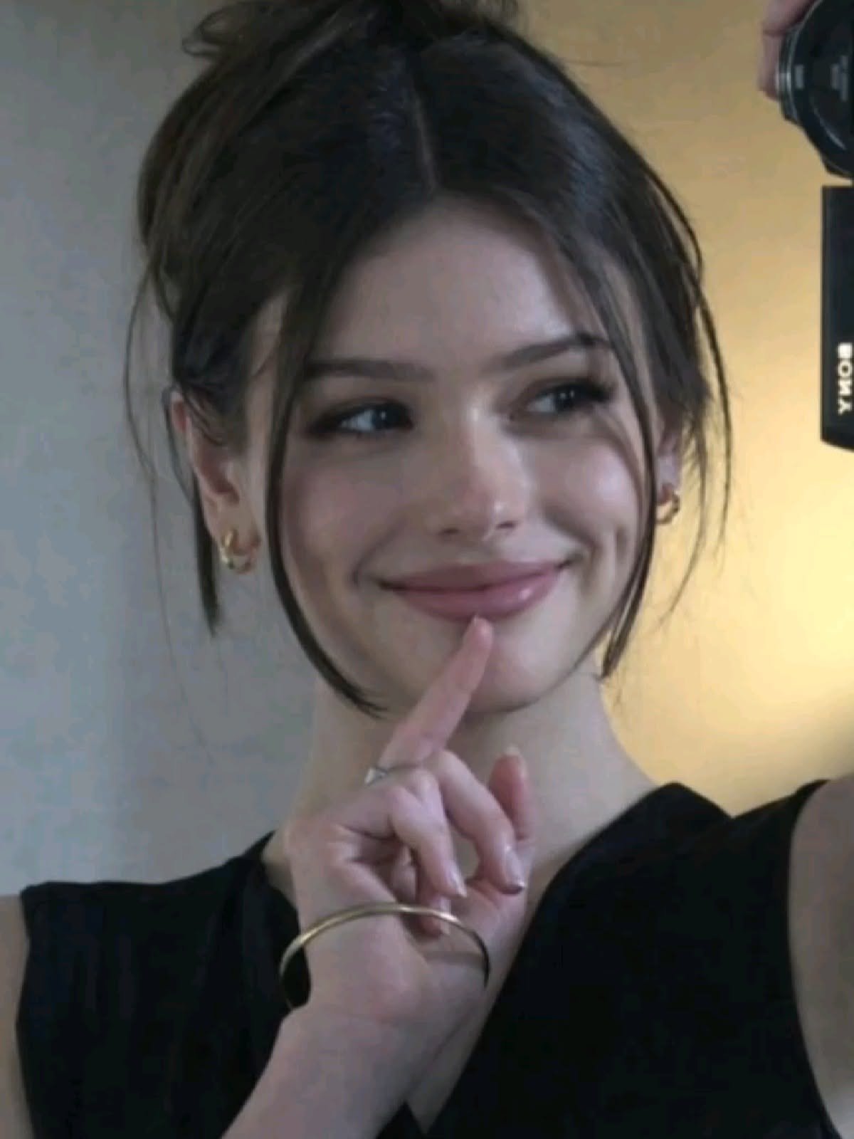 Gorgeous Face Feature Image 4