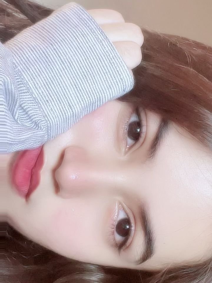 Gorgeous Face Feature Image 7