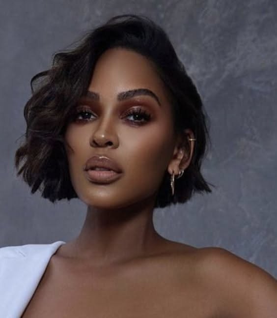 Effortless Wavy Hairstyle Inspiration