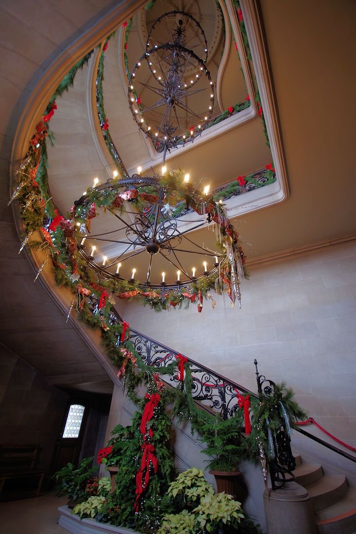 You Need to See This Holiday Setup