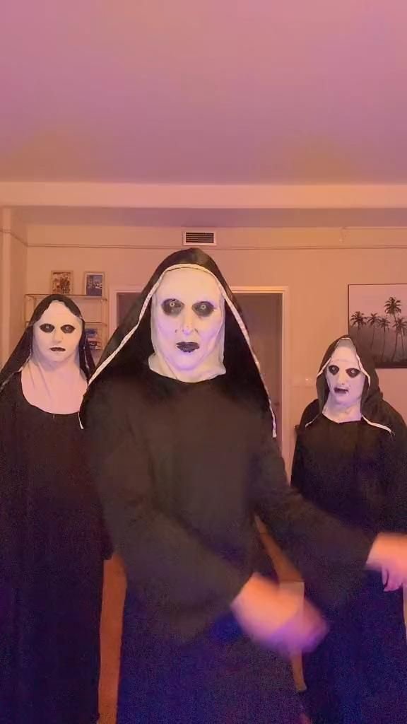 Creepy Halloween Party Decor 3