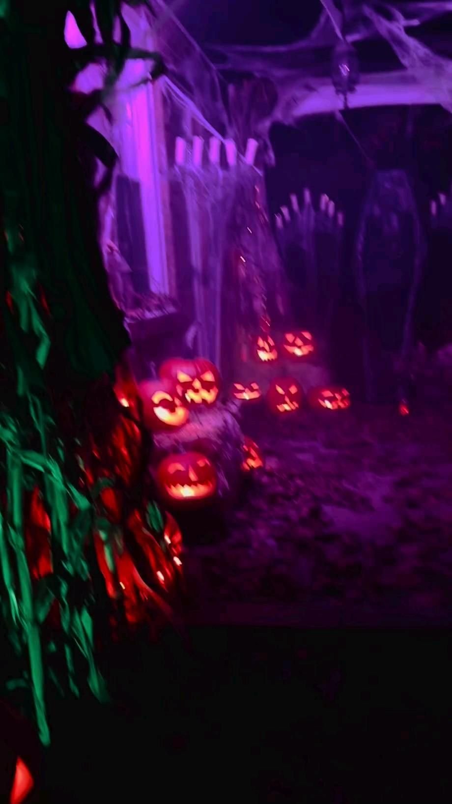 Creepy Halloween Party Decor 4