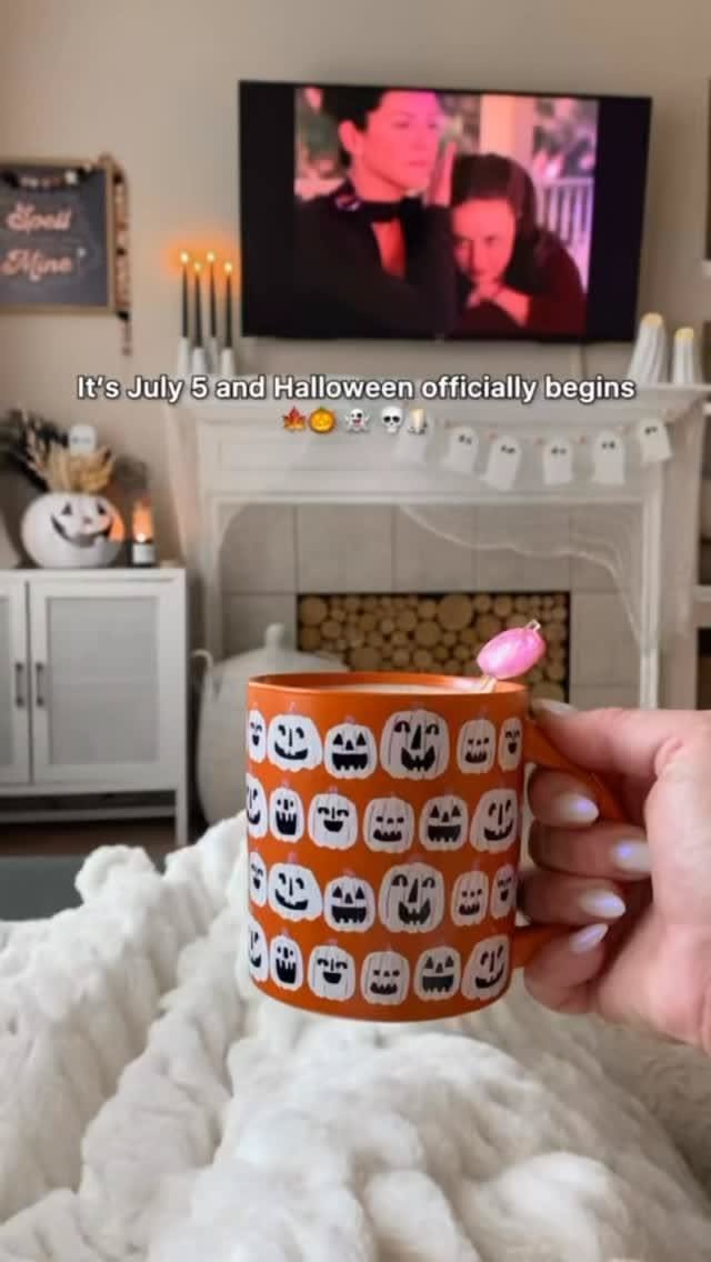 Scary Halloween Aesthetic Design 4