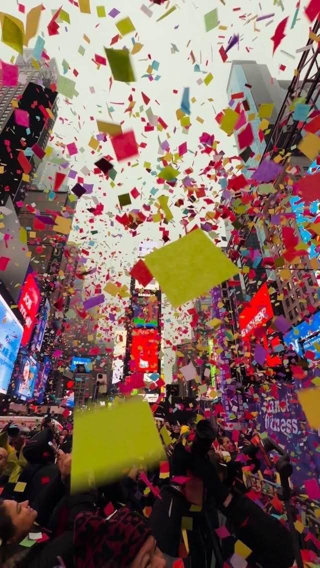 Glamorous New Years Decor 3
