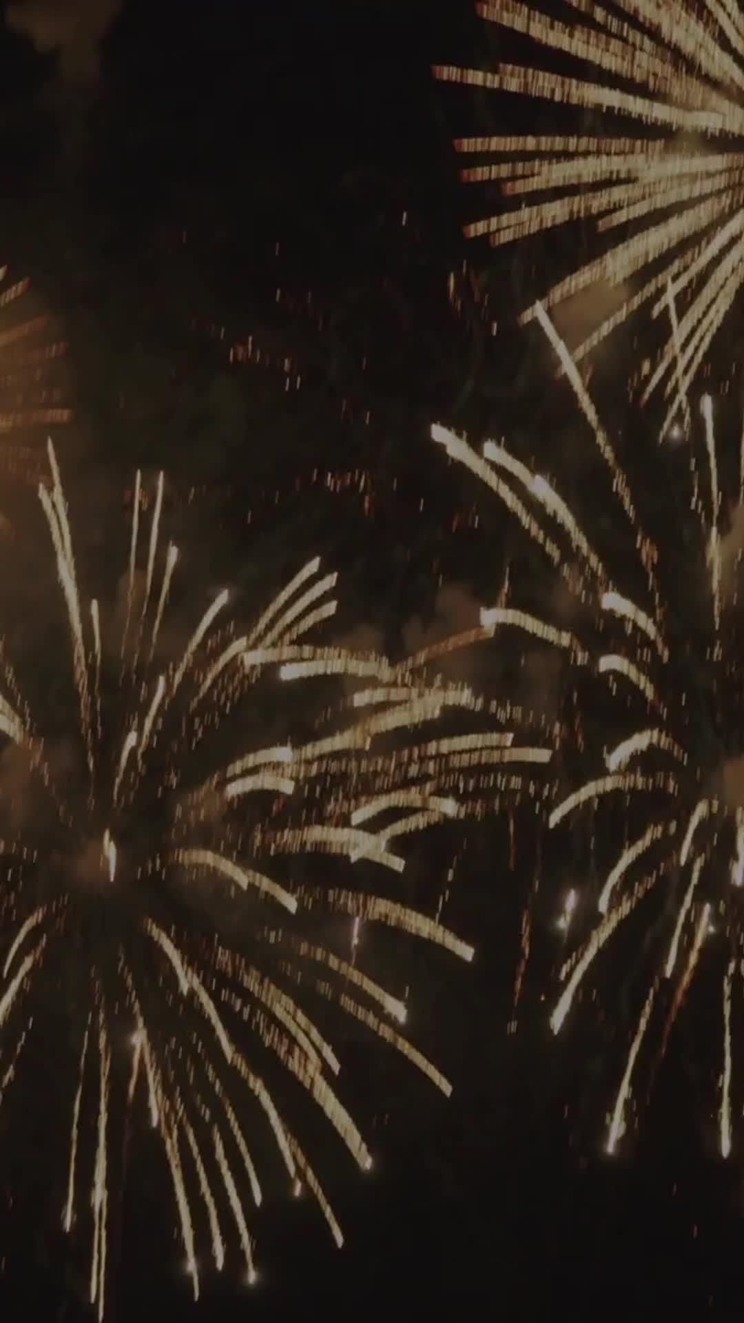 Glamorous New Years Decor 3