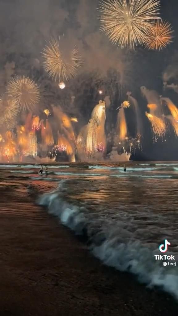 Glorious Celebration Moment | Holiday Inspiration