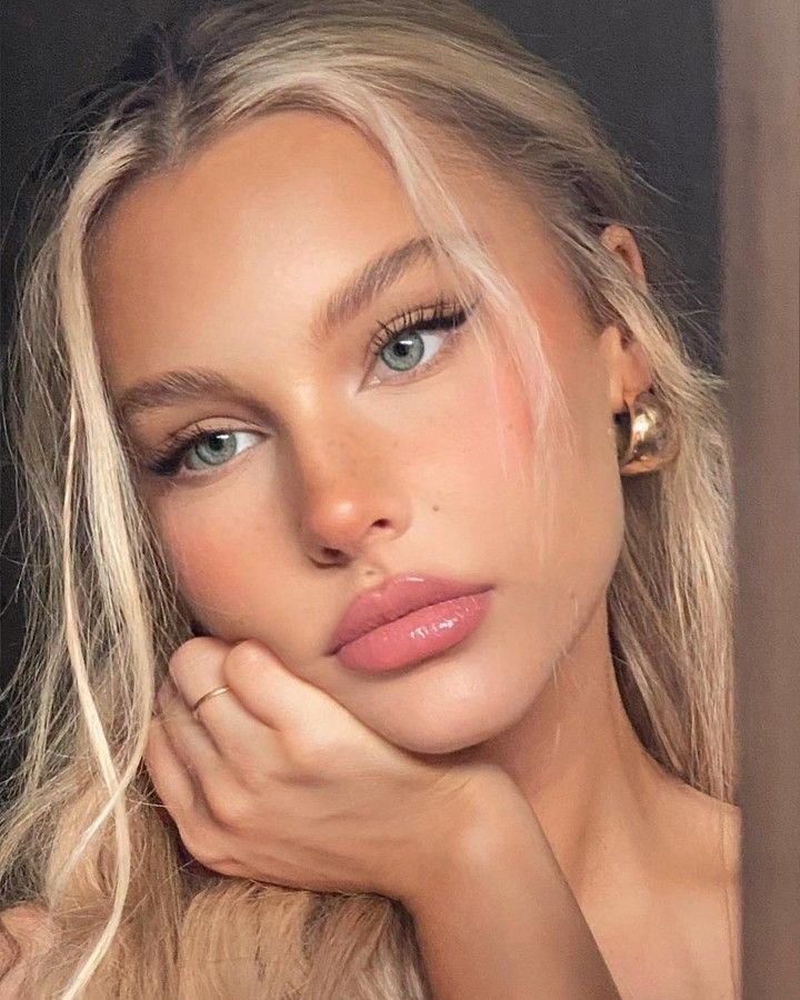 Glamorous Contour Makeup Inspiration