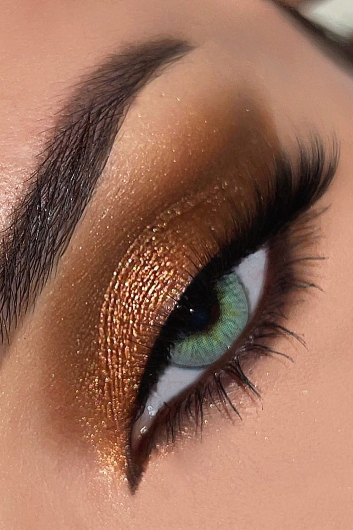 Beautiful Golden Eye Makeup Look