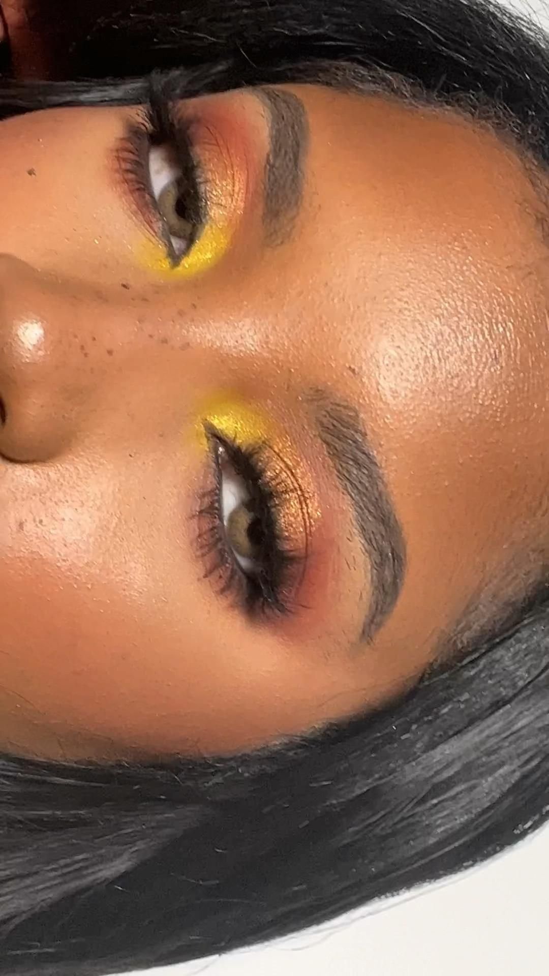 Glamorous Holiday Makeup Inspiration